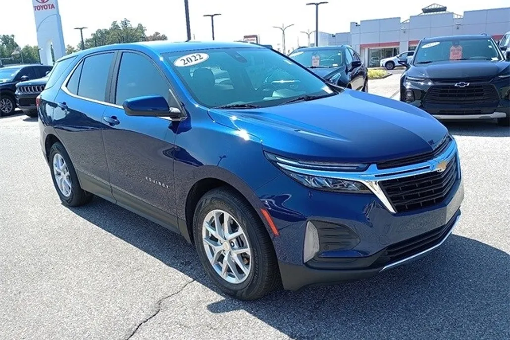 2022 Chevrolet Equinox LT photo 1