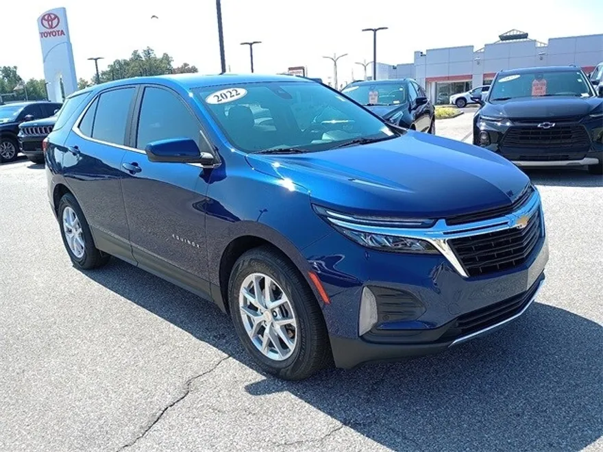 2022 Chevrolet Equinox LT photo 1