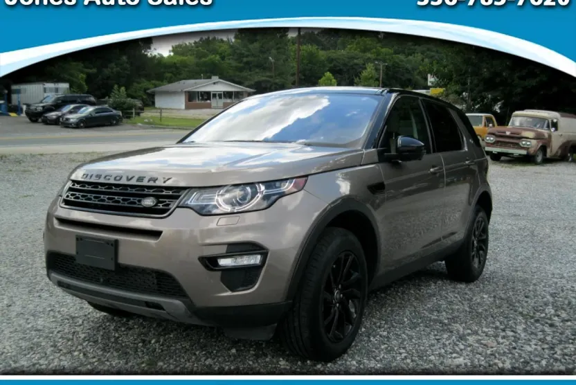 2017 Land Rover Discovery Sport HSE photo 1