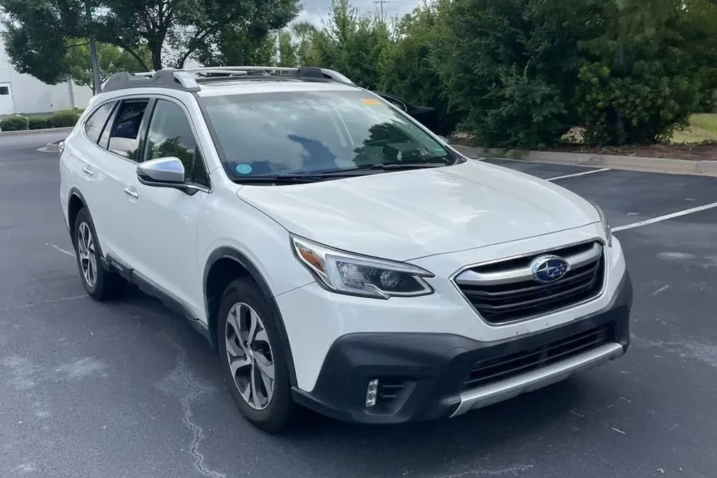 2020 Subaru Outback Touring XT photo 1