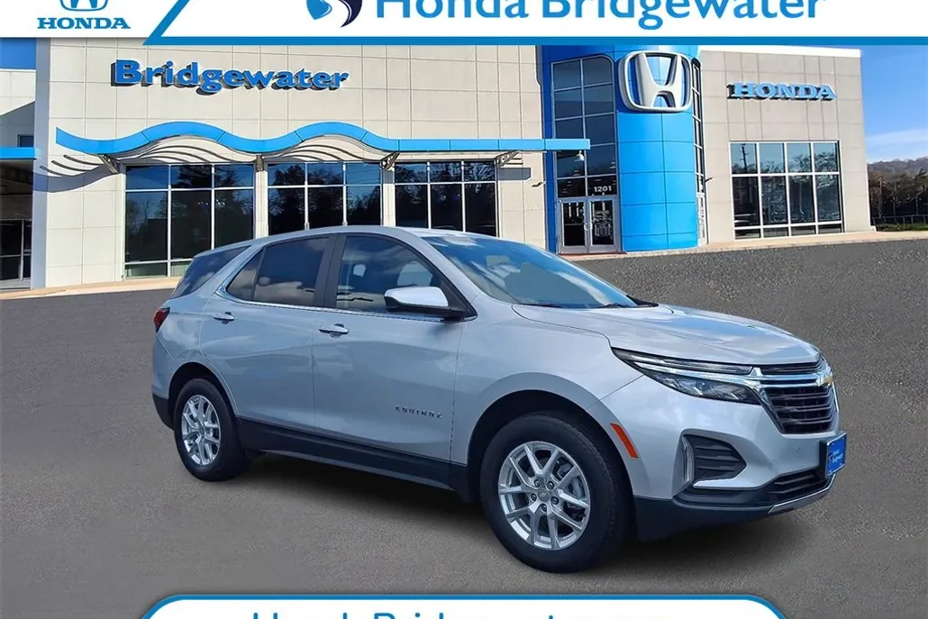 2022 Chevrolet Equinox LT photo 1