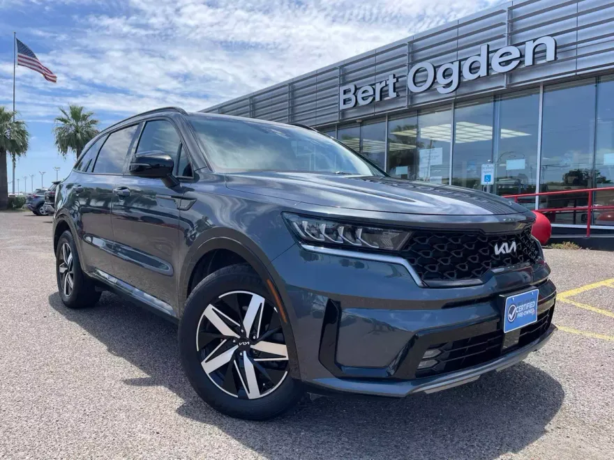 2022 Kia Sorento EX photo 1