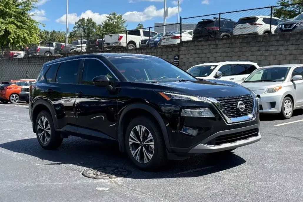2022 Nissan Rogue SV photo 1