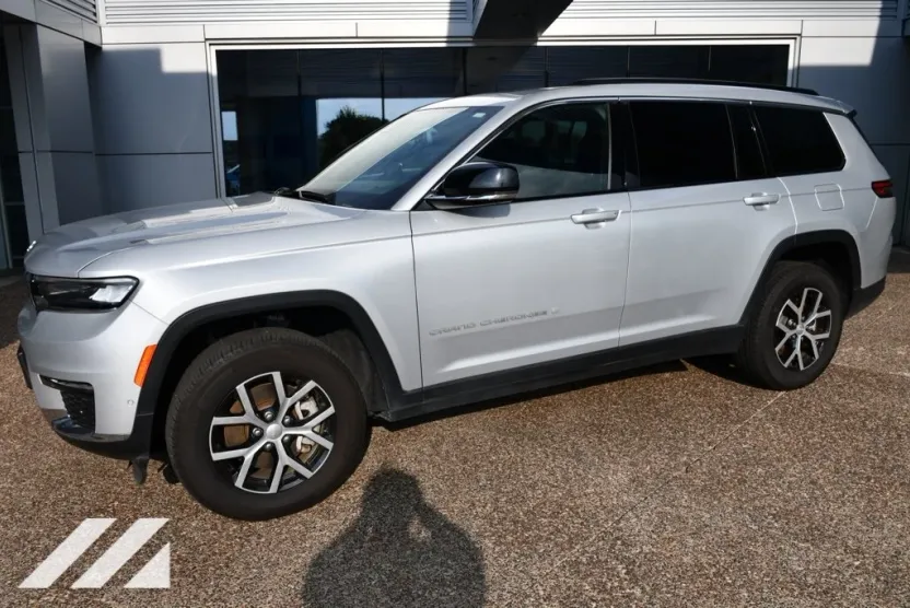 2024 Jeep Grand Cherokee Limited photo 1