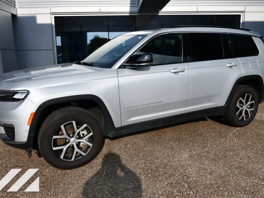 2024 Jeep Grand Cherokee Limited photo 1