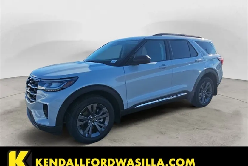 2025 Ford Explorer photo 1