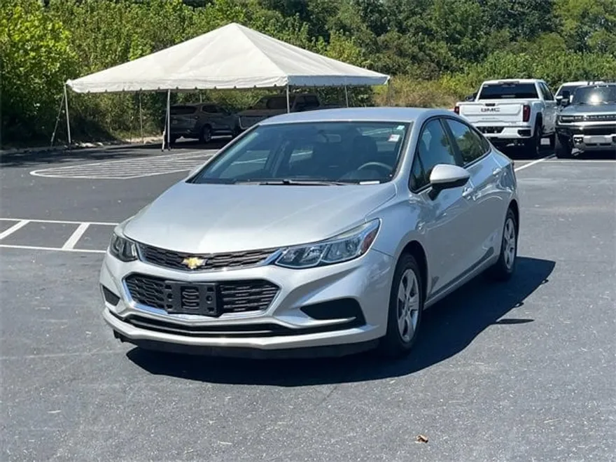 2016 Chevrolet Cruze L photo 1