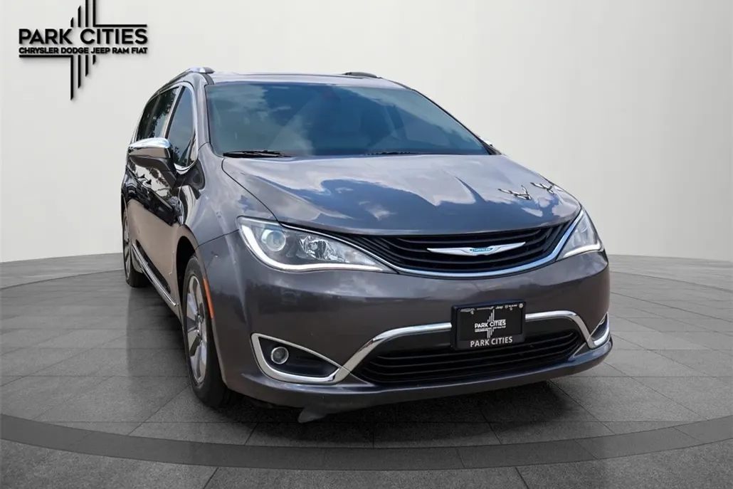 2018 Chrysler Pacifica Hybrid Limited photo 1