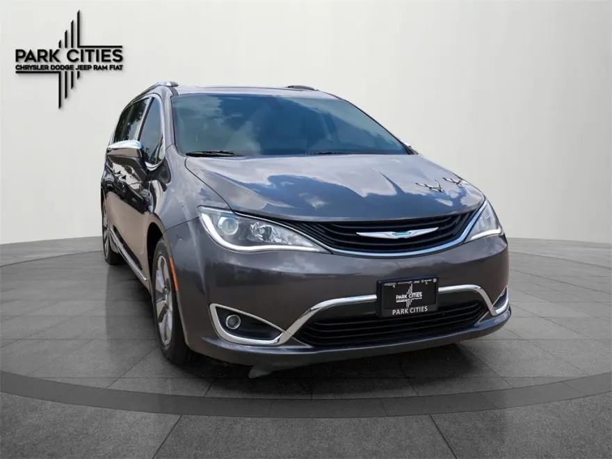 2018 Chrysler Pacifica Hybrid Limited photo 1