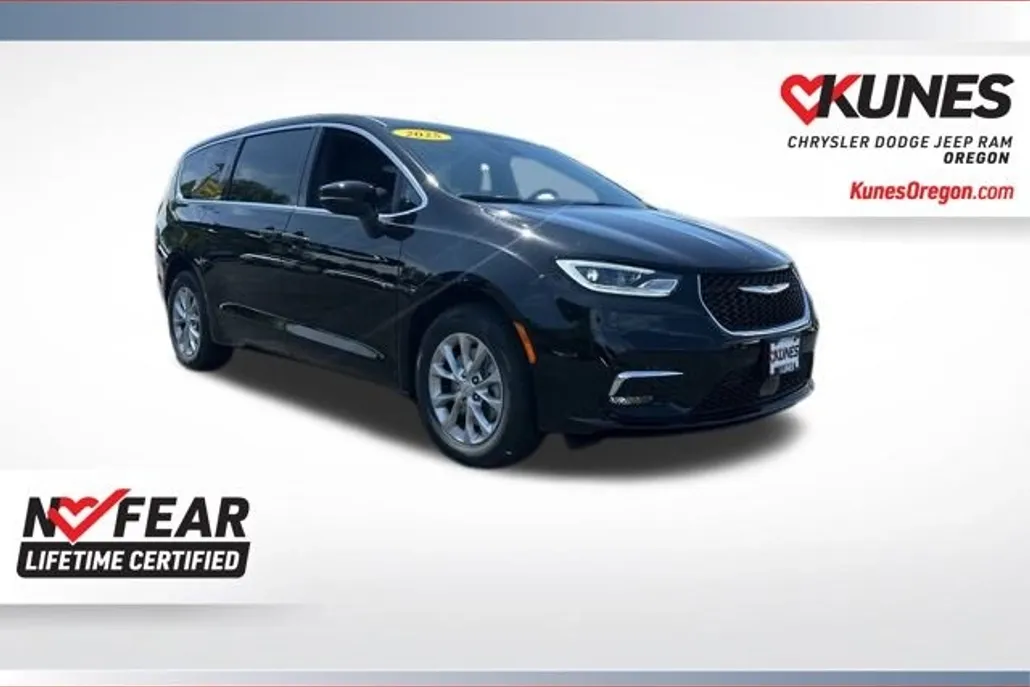 2025 Chrysler Pacifica photo 1