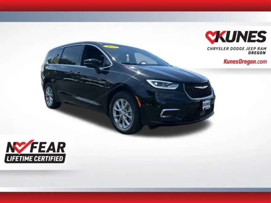 2025 Chrysler Pacifica photo 1