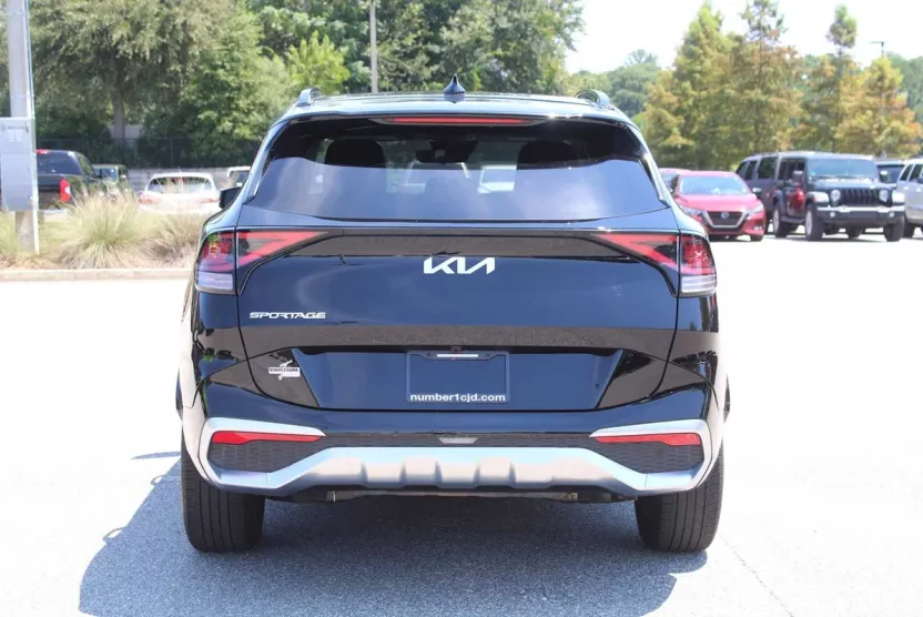 2025 Kia Sportage SX photo 1