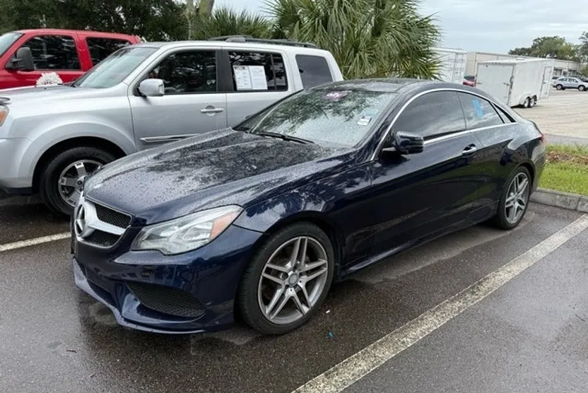 2017 Mercedes Benz E 400 photo 1