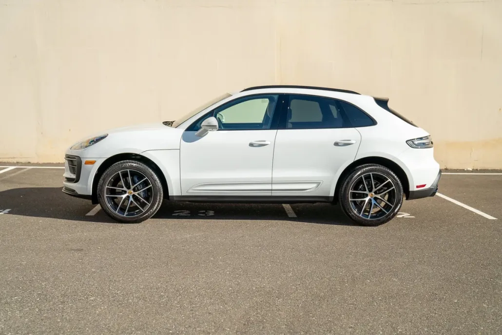 2025 Porsche Macan S photo 1