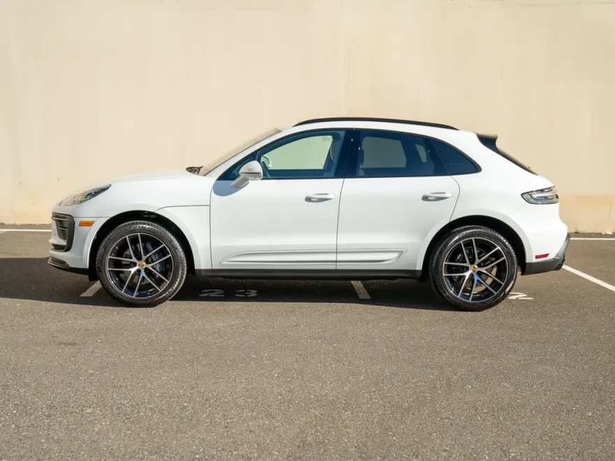 2025 Porsche Macan S photo 1