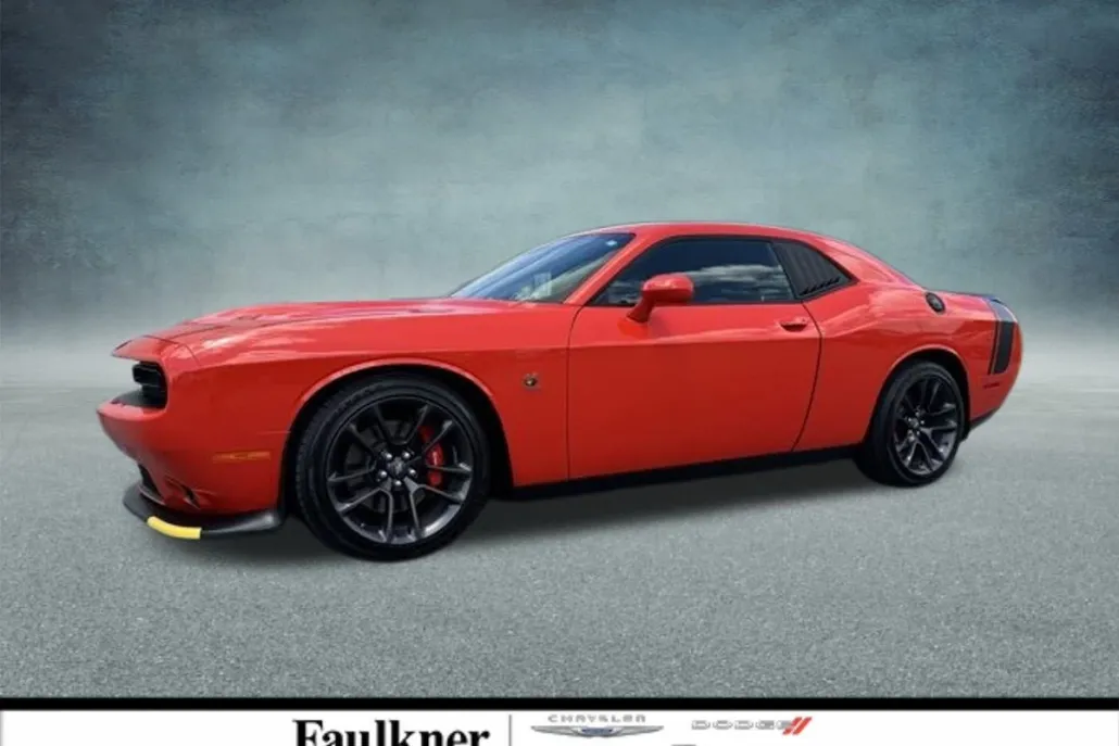 2022 Dodge Challenger R/T Scat Pack photo 1