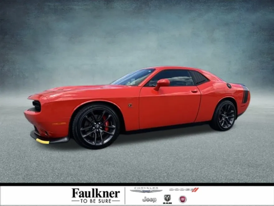 2022 Dodge Challenger R/T Scat Pack photo 1