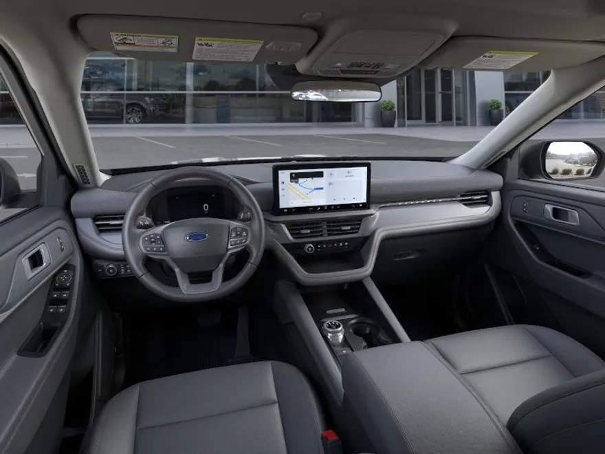 2025 Ford Explorer photo 1