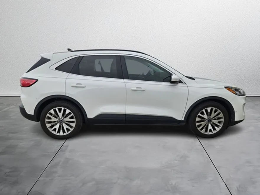 2021 Ford Escape Titanium Hybrid photo 1