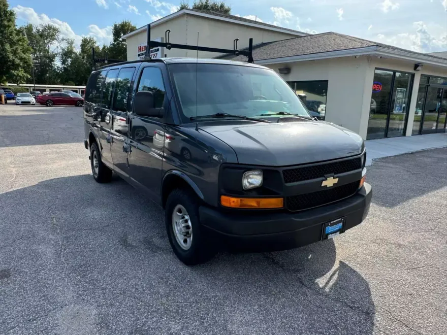 2016 Chevrolet Express 3500 Cargo Van photo 1