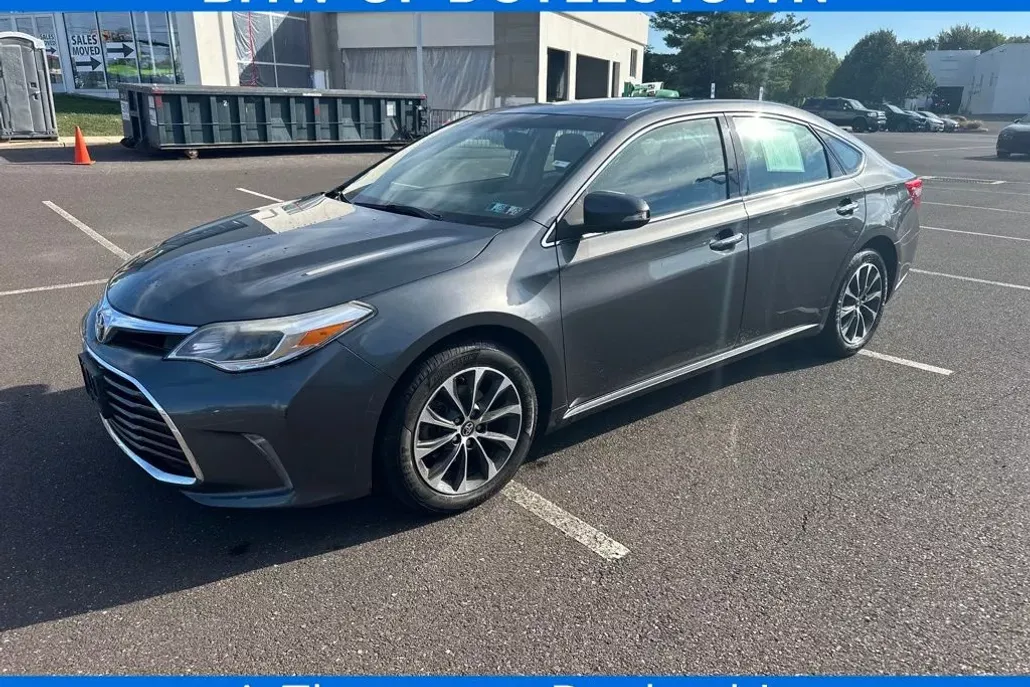 2016 Toyota Avalon XLE Premium photo 1