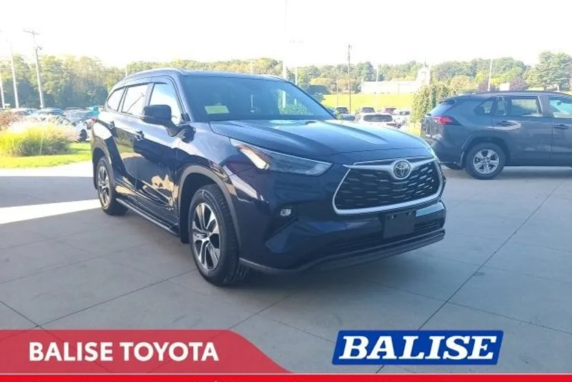 2024 Toyota Highlander XLE photo 1