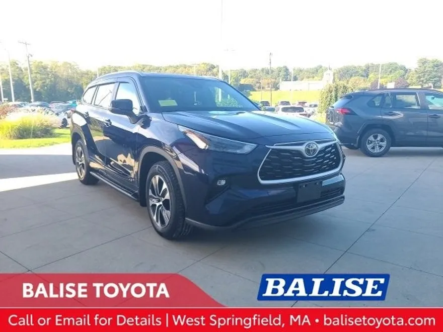 2024 Toyota Highlander XLE photo 1