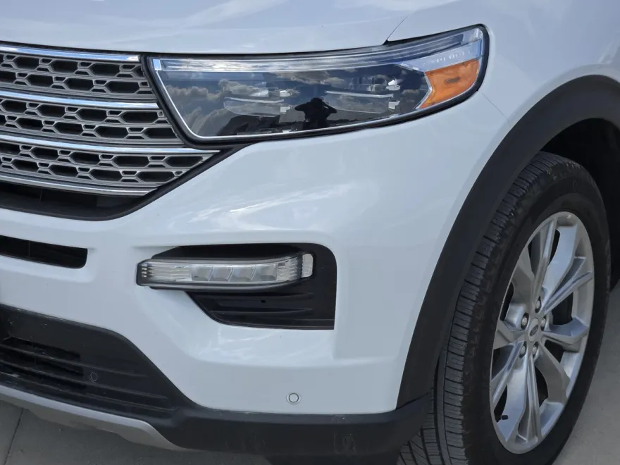 2024 Ford Explorer Limited photo 1