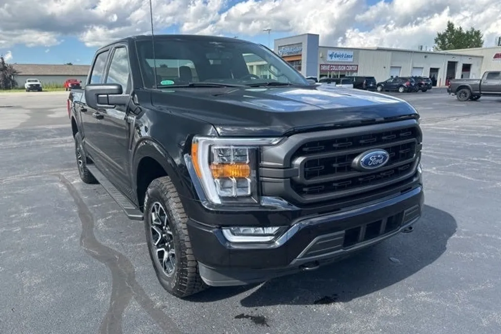 2023 Ford F-150 XLT photo 1