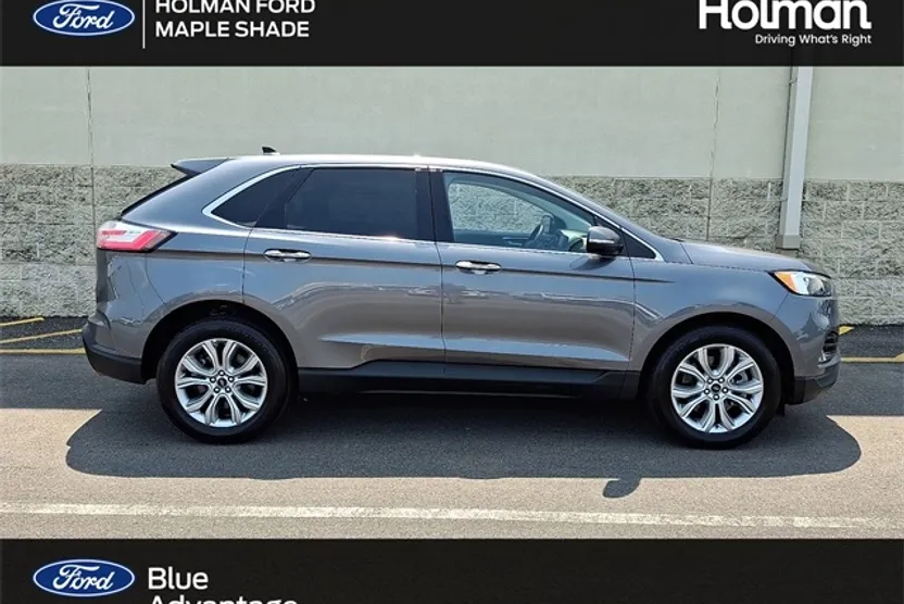 2024 Ford Edge Titanium photo 1
