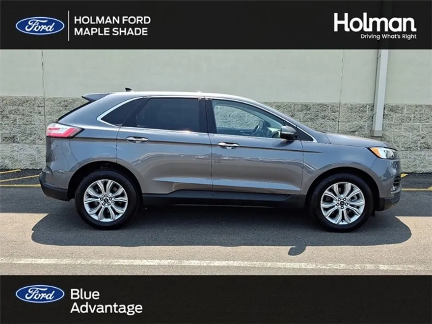 2024 Ford Edge Titanium photo 1