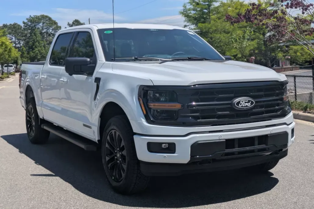 2025 Ford F-150 XLT photo 1