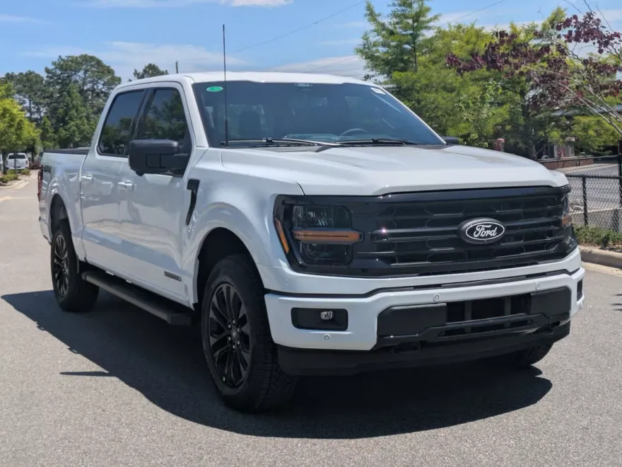 2025 Ford F-150 XLT photo 1
