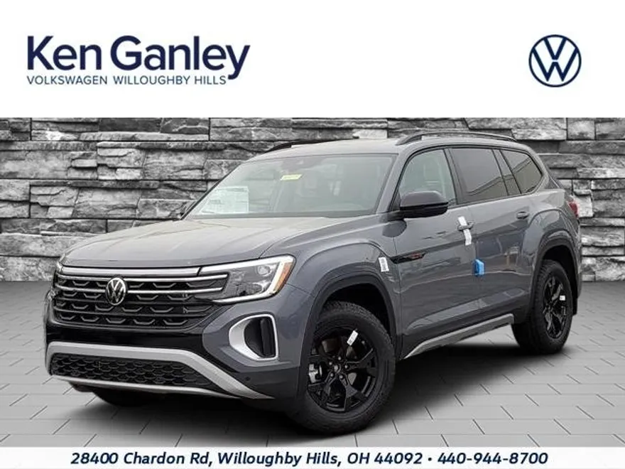 2025 Volkswagen Atlas Peak Edition SE photo 1