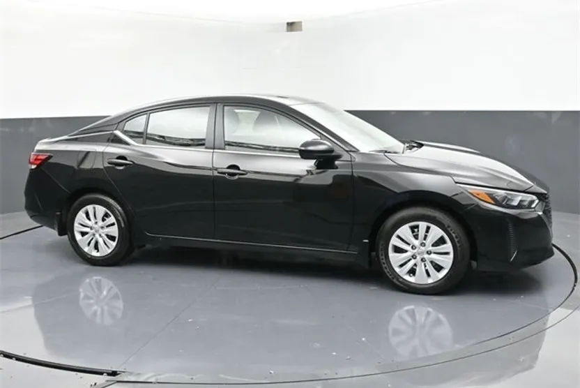2025 Nissan Sentra S photo 1