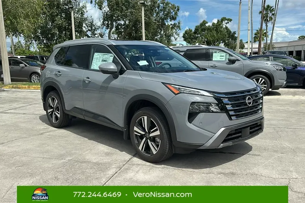2025 Nissan Rogue SL photo 1