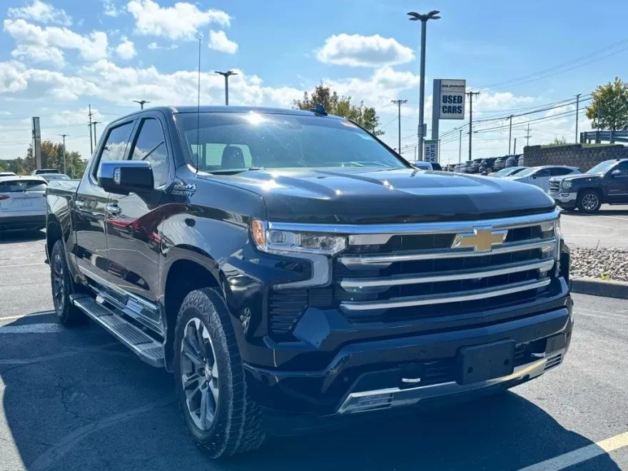 2023 Chevrolet Silverado 1500 High Country photo 1