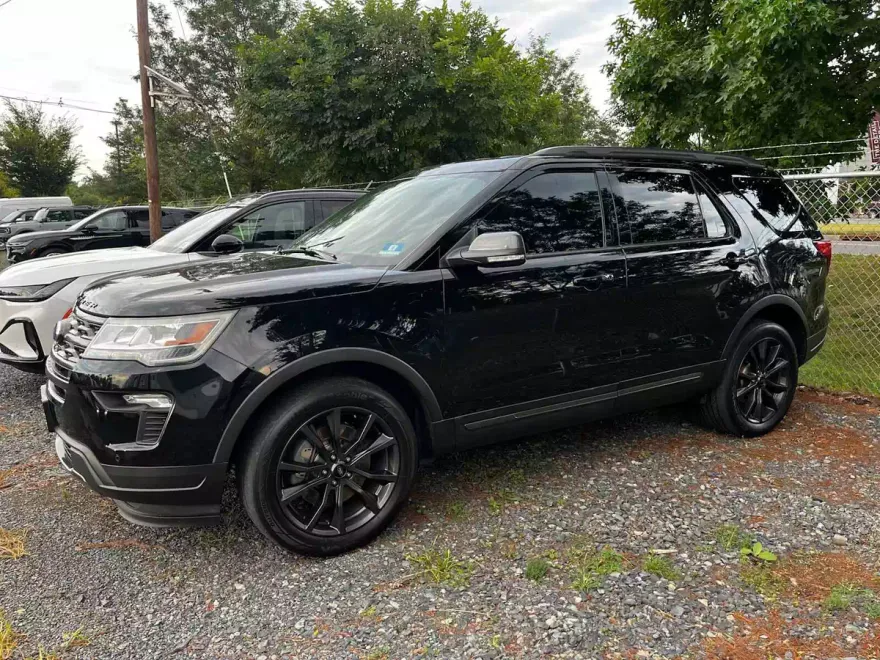 2018 Ford Explorer XLT photo 1