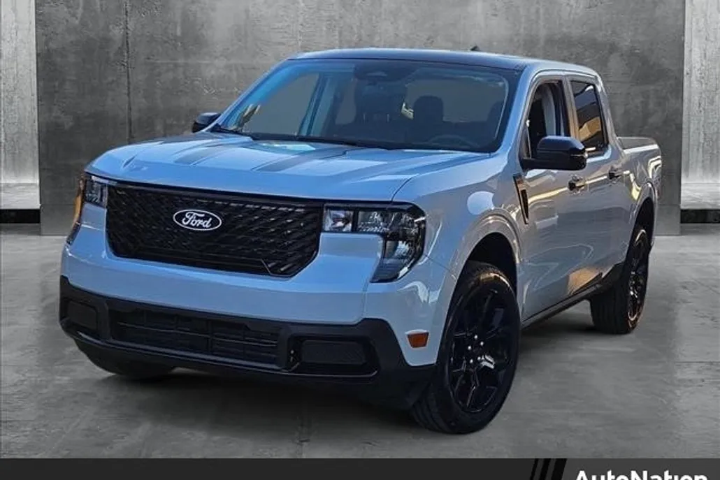 2025 Ford Maverick XLT photo 1