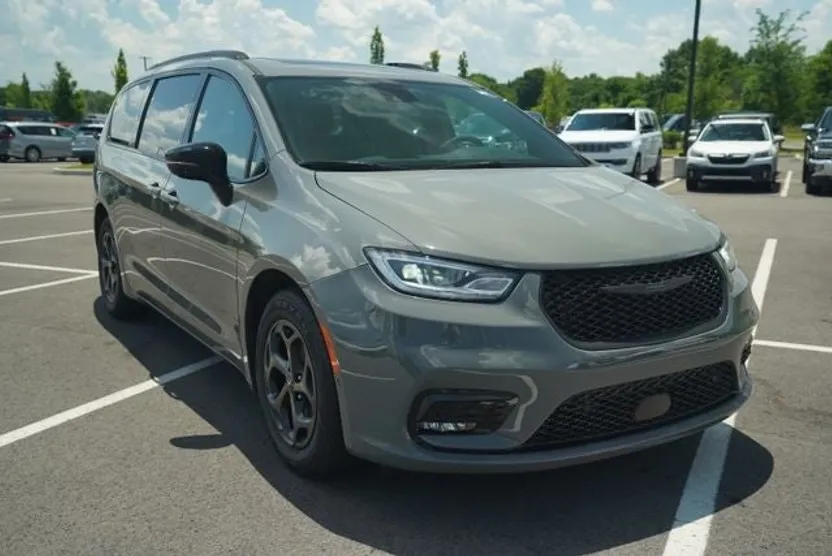 2025 Chrysler Pacifica Hybrid S Appearance photo 1