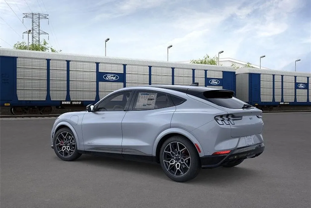 2025 Ford Mustang Mach-E GT photo 1
