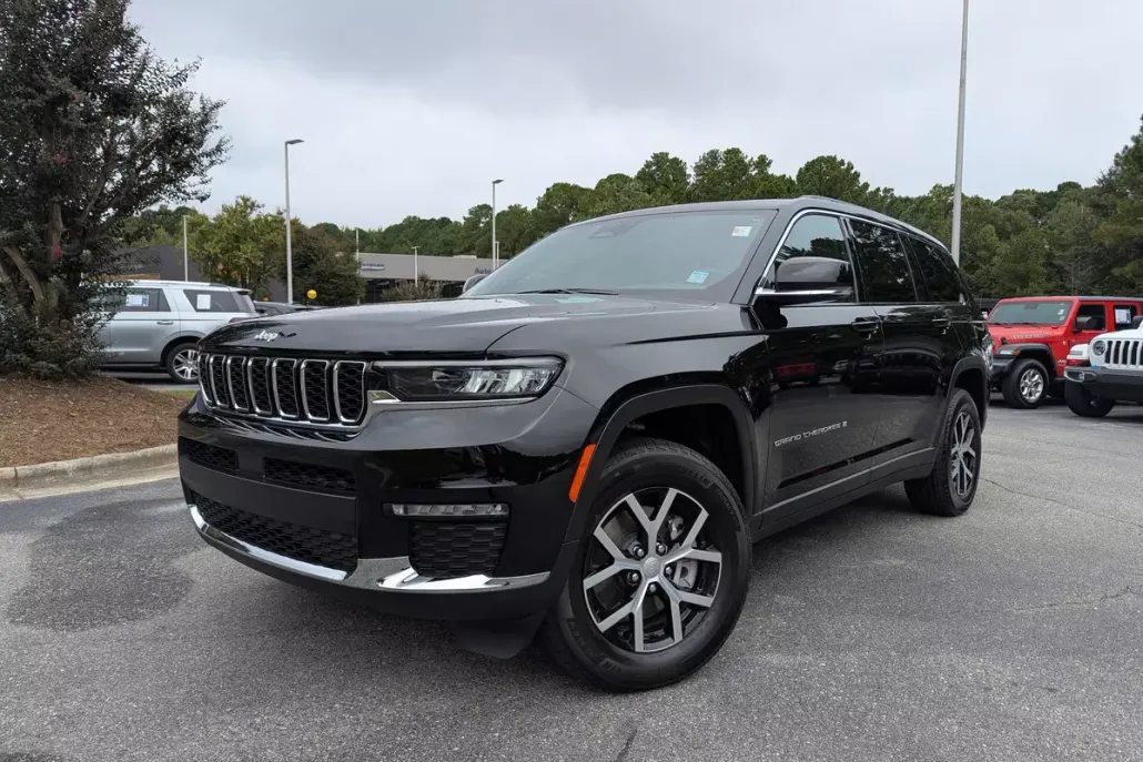 2025 Jeep Grand Cherokee Limited photo 1