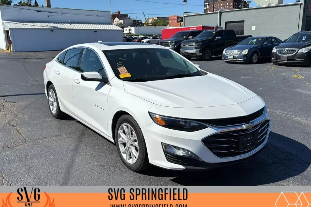 2024 Chevrolet Malibu 1LT photo 1