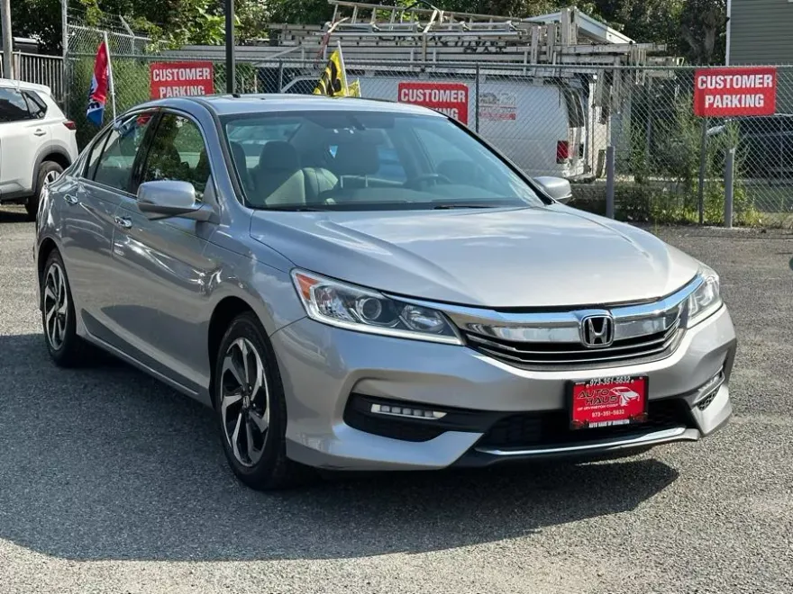 2017 Honda Accord EX-L V6 photo 1