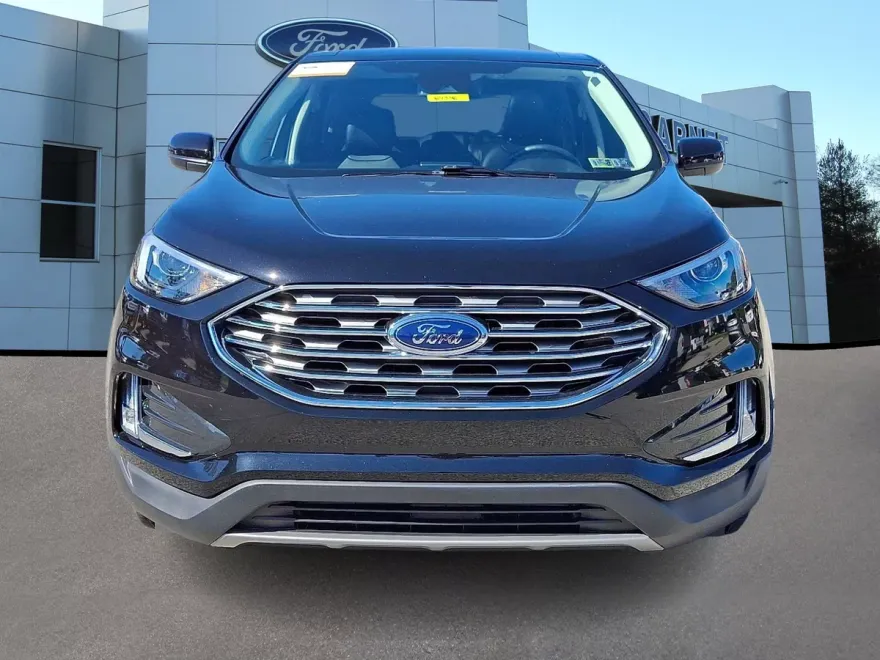 2022 Ford Edge SEL photo 1