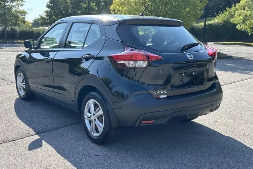 2020 Nissan Kicks S photo 1
