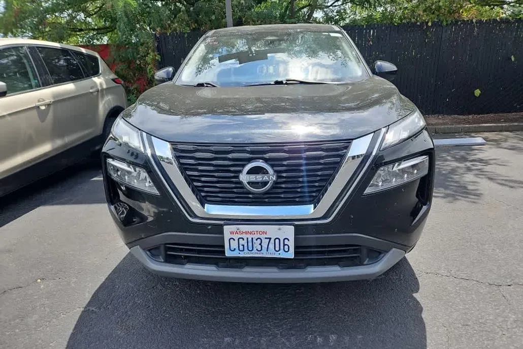 2023 Nissan Rogue SV photo 1