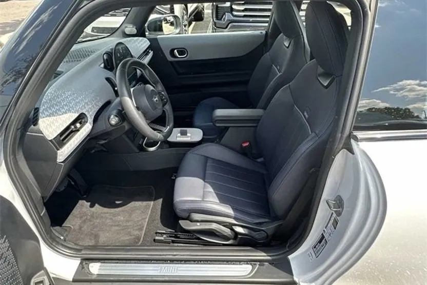 2025 Mini Cooper 2 Door Hardtop photo 1