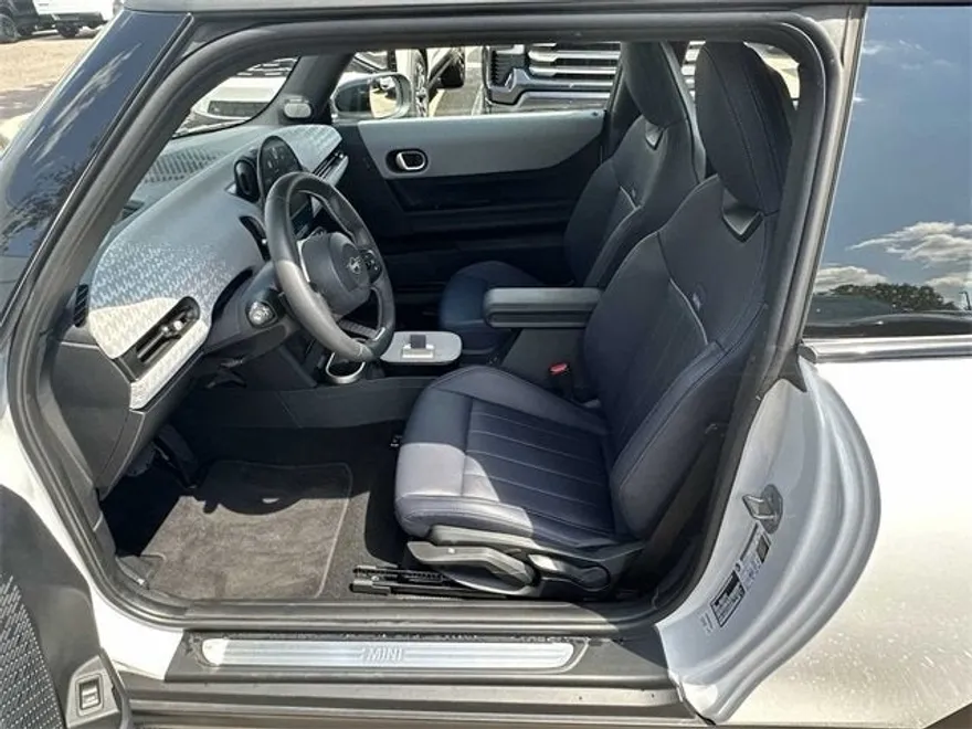2025 Mini Cooper 2 Door Hardtop photo 1