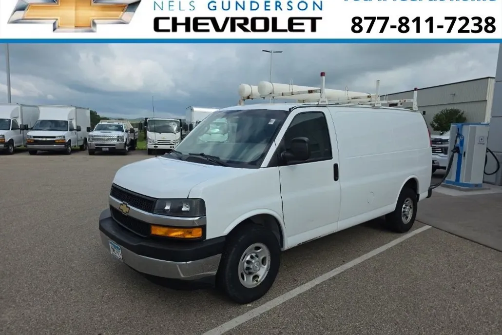 2017 Chevrolet Express Cargo 3500 Base Van photo 1